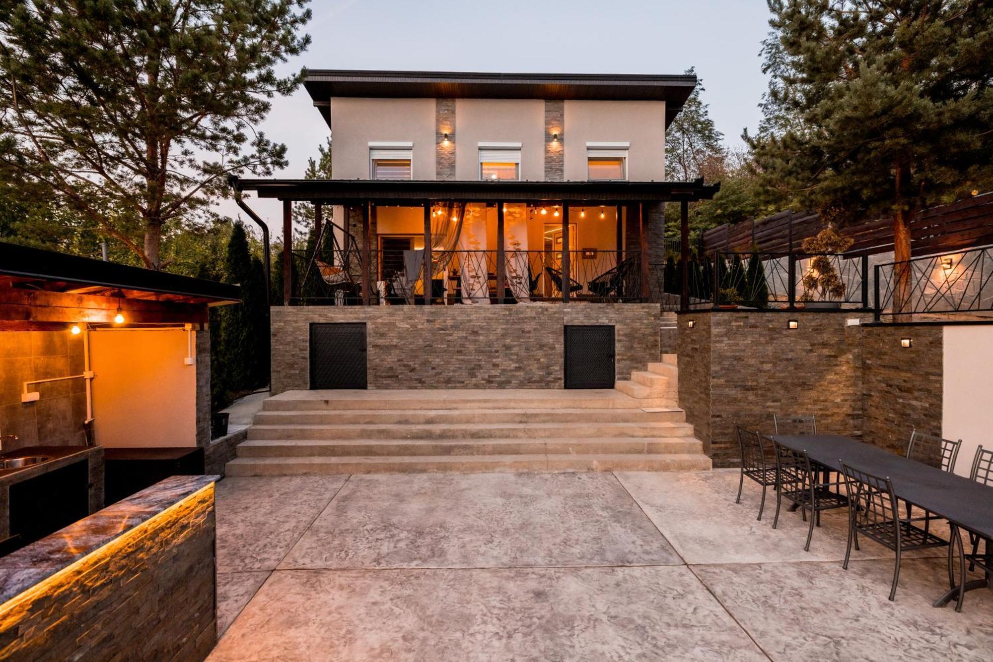Fruska Kuca Villa *